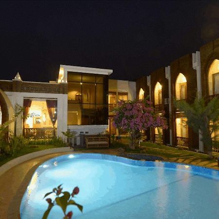 فندق فندق رازا جيو باغان المظهر الخارجي الصورة